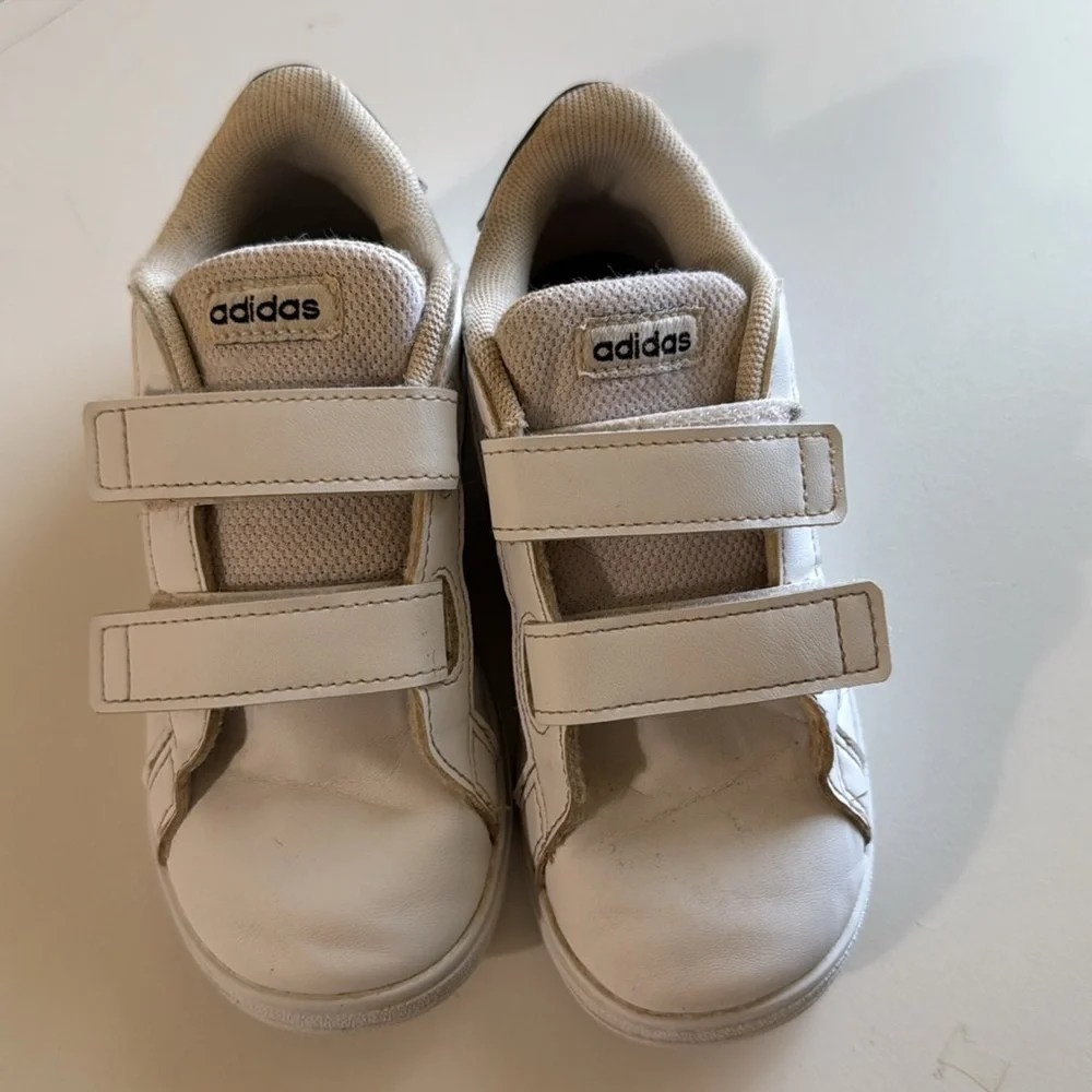 Adidas white sneakers Velcro closure size 10K - Picture 2 of 4